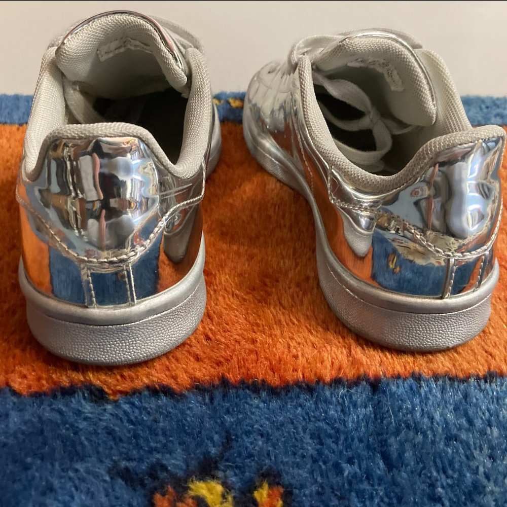 Chrome Kicks - Picture 3 of 4